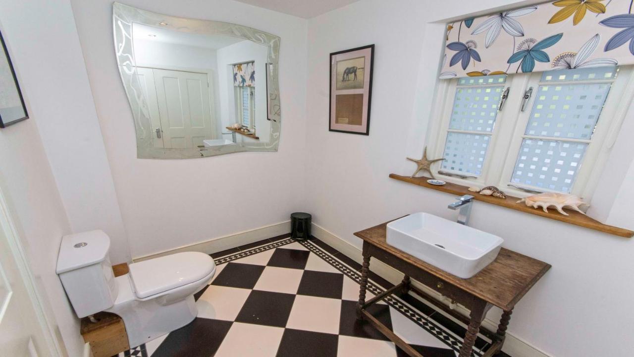 Crowborough Farm - Impressive & Sophisicated Home Surrounded By Unspoilt Countryside In Georgeham - Dog Friendly, Sleeps 14 Bagian luar foto